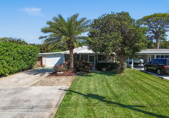 Photo 1 of Single family home for sale at 2401 Country Oaks, Palm Beach Gardens, FL 33410 | MLS# B26066186 | Listing updated on 2026-09-27