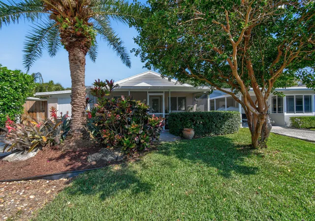 Photo 3 of Single family home for sale at 2401 Country Oaks, Palm Beach Gardens, FL 33410 | MLS# B26066186 | Listing updated on 2026-09-27