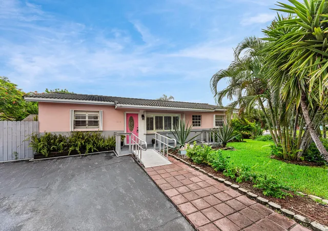 Photo 1 of Single family home for sale at 1010 Sw 6th Avenue, Deerfield Beach, FL 33441 | MLS# B26066250 | Listing updated on 2026-09-23