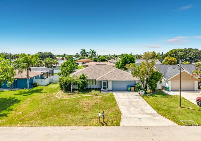 Photo 2 of Single family home for sale at 1832 Se Van Loon Ter, Cape Coral, FL 33990 | MLS# B26066293 | Listing updated on 2026-10-08