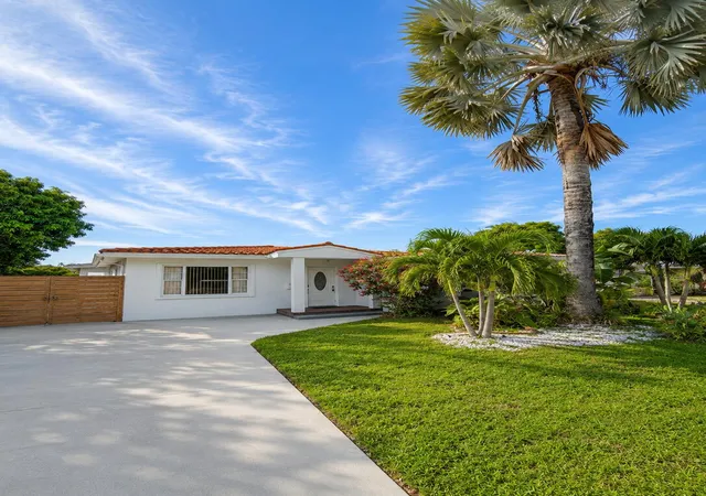 Photo 1 of Single family home for sale at 4730 Ne 3rd Avenue, Fort Lauderdale, FL 33334 | MLS# B26066409 | Listing updated on 2026-09-23