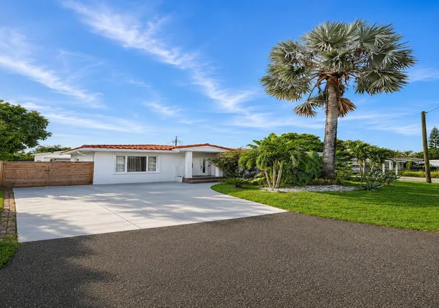Photo 2 of Single family home for sale at 4730 Ne 3rd Avenue, Fort Lauderdale, FL 33334 | MLS# B26066409 | Listing updated on 2026-09-23