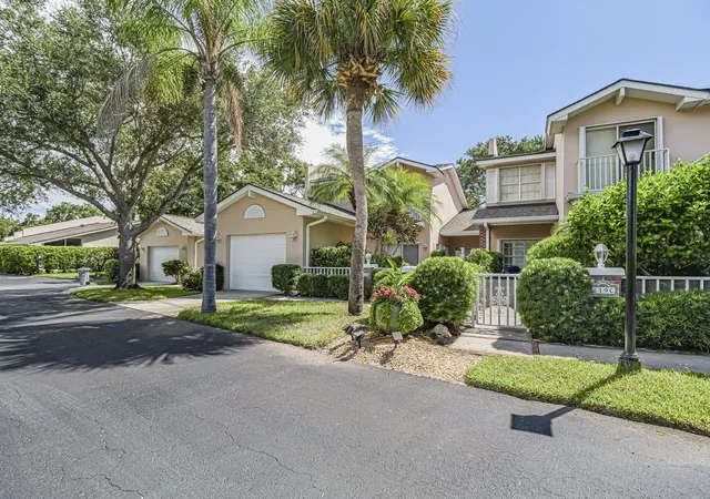 Photo 1 of Condo for sale at 219 E Park Shrs Cir #219B, Vero Beach, FL 32963 | MLS# B26066460 | Listing updated on 2026-09-23