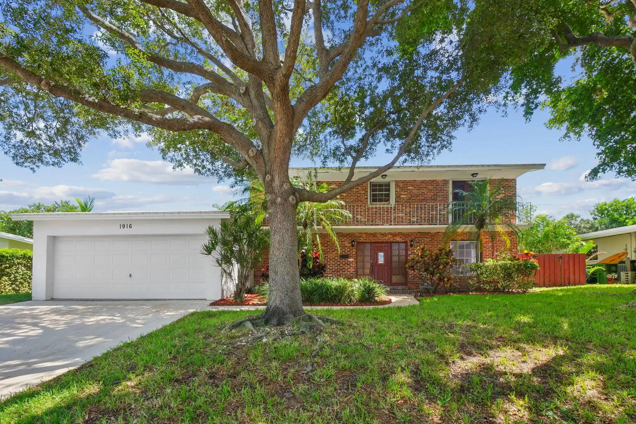 Photo 1 of Single family home for sale at 1916 Harbourview Dr, Fort Lauderdale, FL 33316 | MLS# B26066644 | Listing updated on 2026-10-30