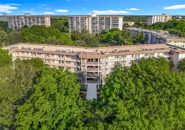 Photo 2 of Condo for sale at 545 Oaks Ln #410, Pompano Beach, FL 33069 | MLS# B26066759 | Listing updated on 2026-10-09