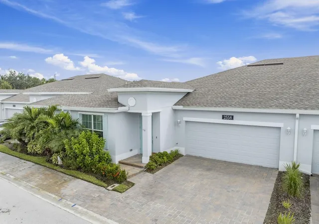 Photo 2 of Single family home for sale at 2558 Bella Vista Cir, Vero Beach, FL 32966 | MLS# B26066773 | Listing updated on 2026-10-09