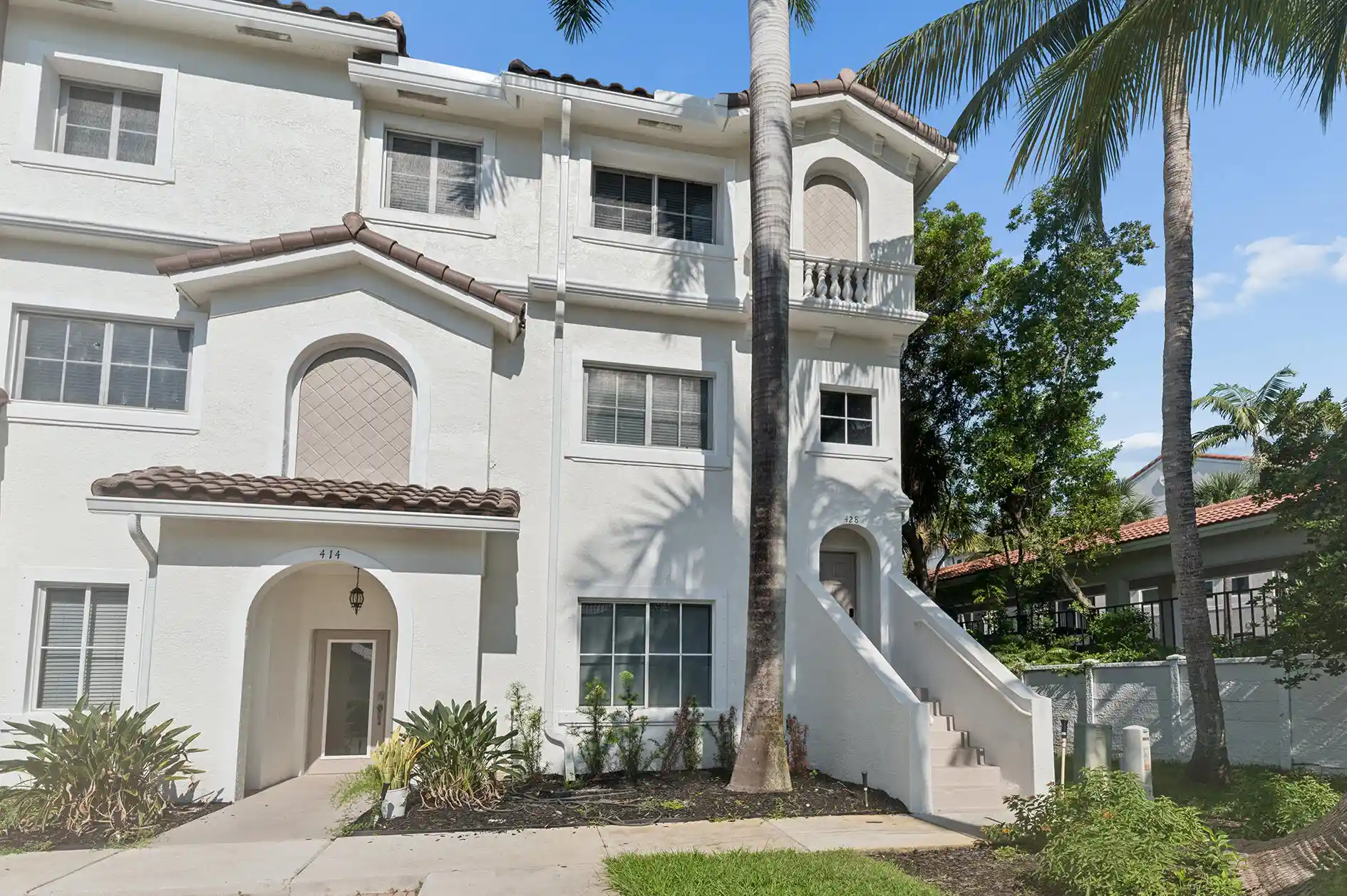Photo 1 of Sale Pending at 428 Bayfront Dr, Boynton Beach, FL 33435 | MLS# B26066827 | Listing updated on 2026-10-27