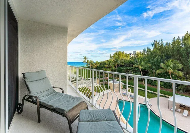 Listing Photo 2 - Condo for sale in building located at 2774 S Ocean Blvd, Palm Beach, FL 33480 - Unit #409