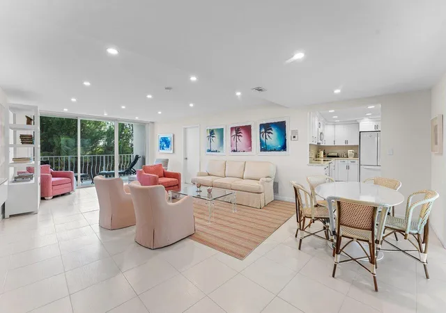 Listing Photo 5 - Condo for sale in building located at 2774 S Ocean Blvd, Palm Beach, FL 33480 - Unit #409