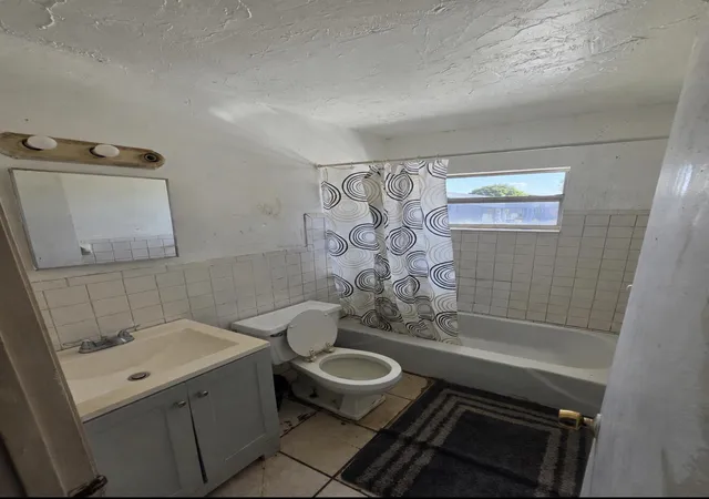 Photo 4 of Single family home for sale at 516 N 19Th St, Fort Pierce, FL 34950 | MLS# B26066974 | Listing updated on 2026-10-09