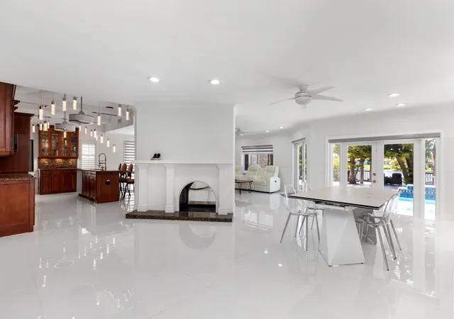 Photo 4 of Sale Pending at 2557 Sw 14Th Ct, Deerfield Beach, FL 33442 | MLS# B26067129 | Listing updated on 2026-10-08