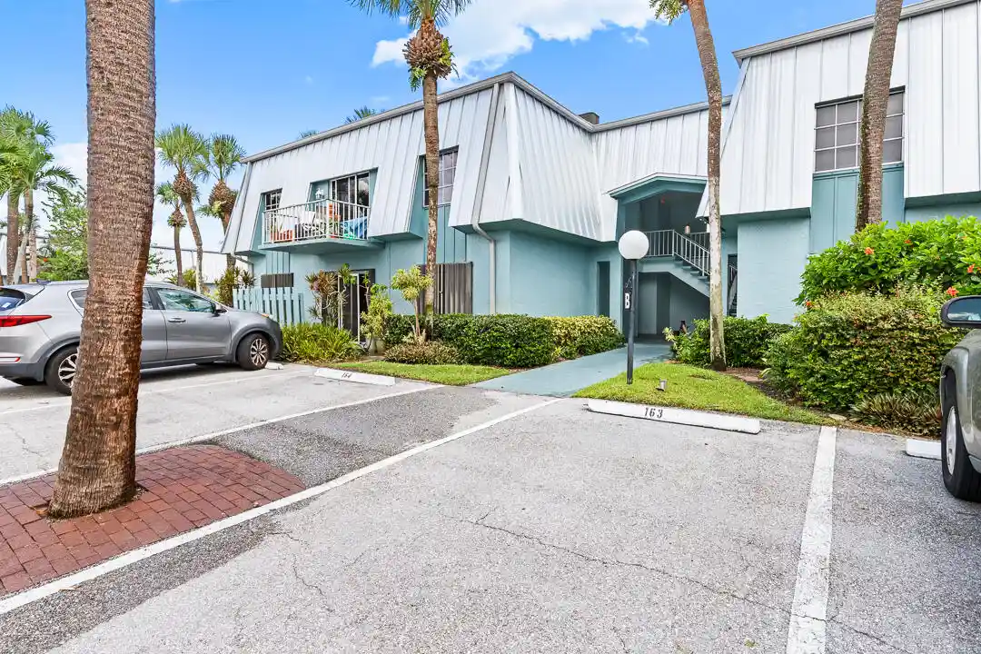 Listing Photo 1 - Condo for sale in 950 S Kanner Hwy located at 950 S Kanner Hwy, Stuart, FL 34994 - Unit #Unit B31
