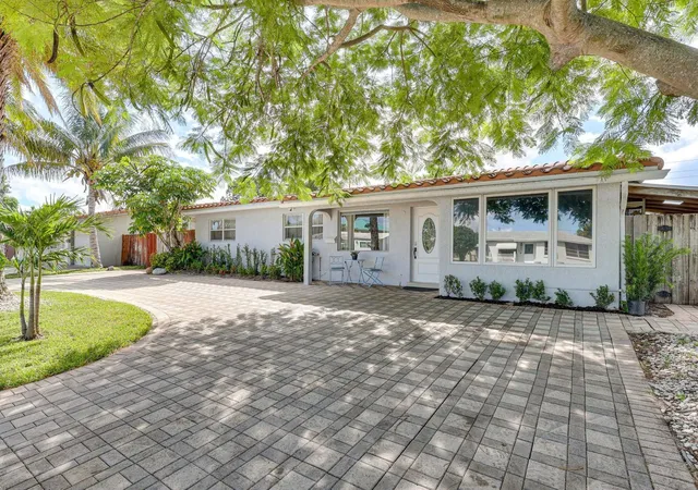 Photo 3 of Single family home for sale at 1313 Se 1st Wy, Deerfield Beach, FL 33441 | MLS# B26067180 | Listing updated on 2026-10-08