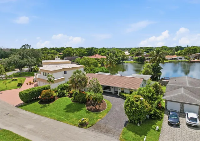 Photo 1 of Single family home for sale at 613 Sea Turtle Wy, Plantation, FL 33324 | MLS# B26067187 | Listing updated on 2026-10-02