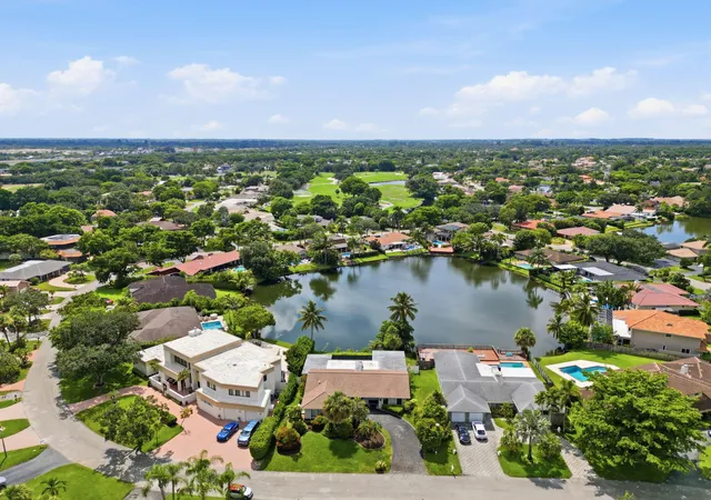 Photo 2 of Single family home for sale at 613 Sea Turtle Wy, Plantation, FL 33324 | MLS# B26067187 | Listing updated on 2026-10-02