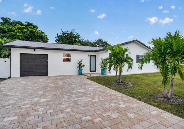 Photo 2 of Single family home for sale at 2521 Jaeger Dr, Delray Beach, FL 33444 | MLS# B26067233 | Listing updated on 2026-10-04