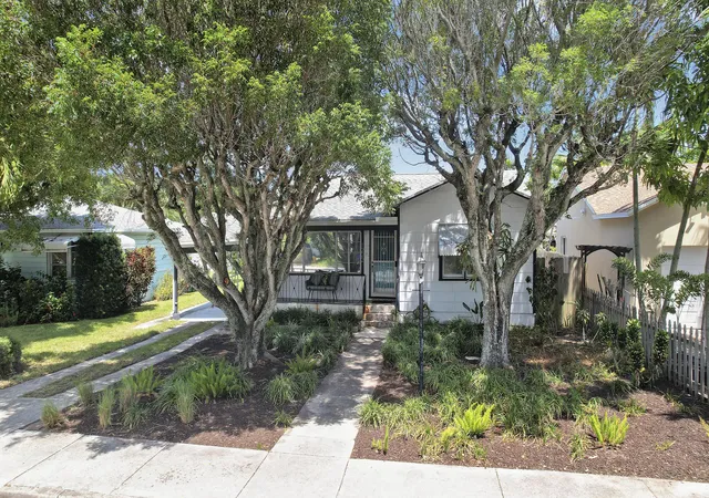 Photo 1 of Single family home for sale at 1222 N L St, Lake Worth, FL 33460 | MLS# B26067273 | Listing updated on 2026-09-23