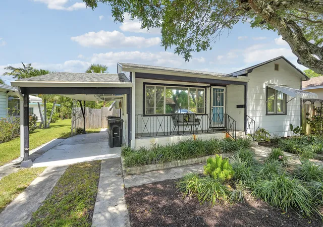 Photo 3 of Single family home for sale at 1222 N L St, Lake Worth, FL 33460 | MLS# B26067273 | Listing updated on 2026-09-23