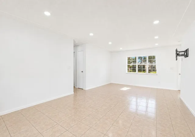 Photo 3 of Single family home for sale at 330 W 22Nd Ct, Riviera Beach, FL 33404 | MLS# B26067288 | Listing updated on 2026-09-23