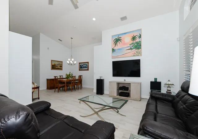 Photo 4 of Single family home for sale at 1039 Se Westminster Pl, Stuart, FL 34997 | MLS# B26067376 | Listing updated on 2026-09-23