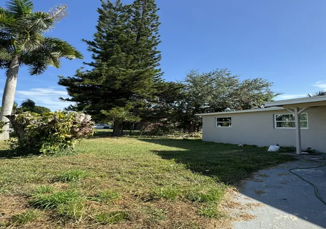 Photo 4 of Single family home for sale at 1624 Boardman Ave, West Palm Beach, FL 33407 | MLS# B26067434 | Listing updated on 2026-09-23
