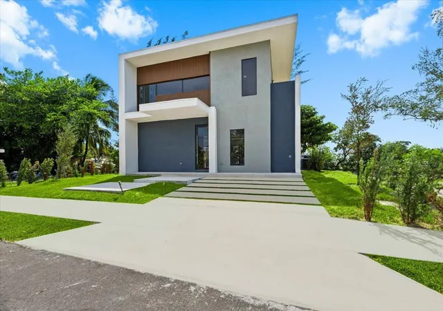 Single family home for sale at 201 Nw 14Th Wy, Dania Beach, FL 33004 | MLS# B26067453