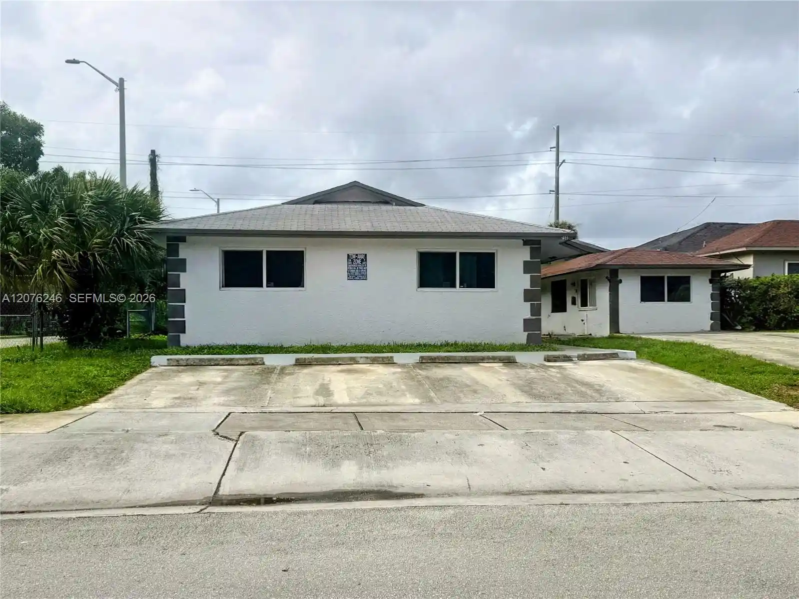 Photo 1 of Multi family home for sale at 2500 Franklin Dr, Fort Lauderdale, FL 33311 | MLS# A12076246 | Listing updated on 2026-10-02