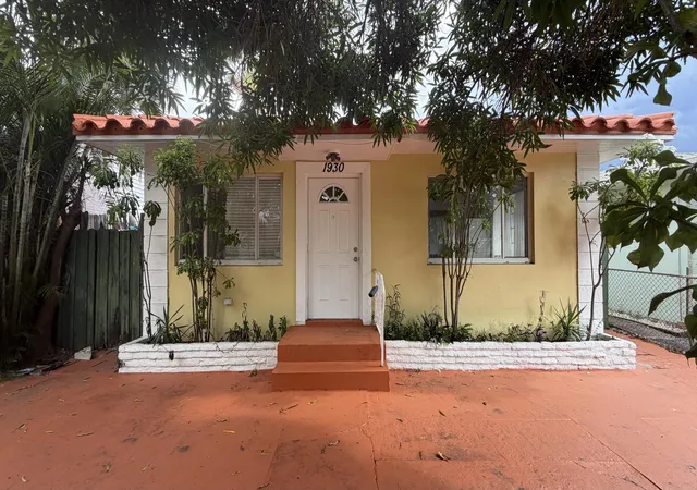 Photo 1 of Multi family home for sale at 1930 Pierce St #1-4, Hollywood, FL 33020 | MLS# B26067711 | Listing updated on 2026-09-23