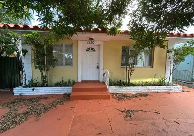 Photo 2 of Multi family home for sale at 1930 Pierce St #1-4, Hollywood, FL 33020 | MLS# B26067711 | Listing updated on 2026-09-23