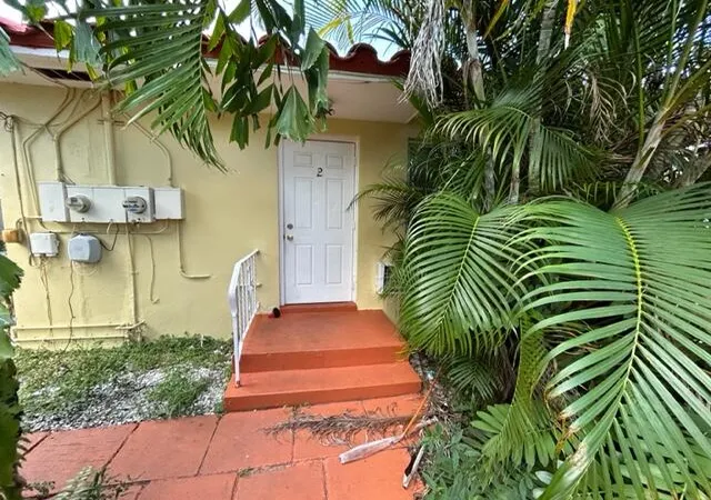 Photo 3 of Multi family home for sale at 1930 Pierce St #1-4, Hollywood, FL 33020 | MLS# B26067711 | Listing updated on 2026-09-23