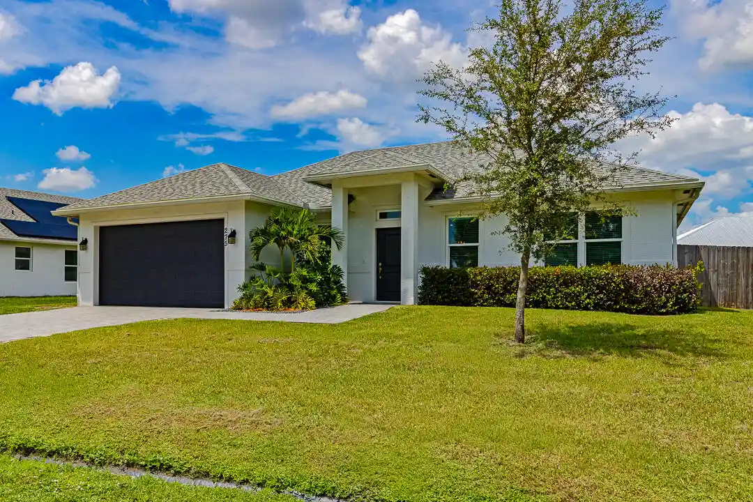 Photo 1 of Single family home for sale at 275 Sw Elderberry Dr, Port St Lucie, FL 34953 | MLS# B26067736 | Listing updated on 2026-10-19