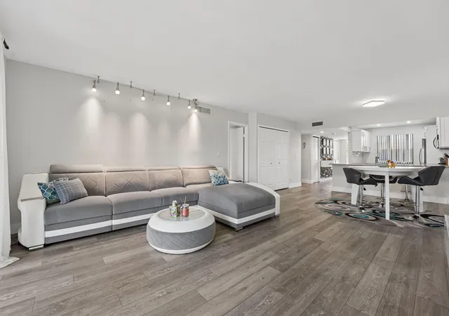 Photo 4 of Condo for sale at 327 Lakeview Dr #203, Weston, FL 33326 | MLS# B26067737 | Listing updated on 2026-10-08