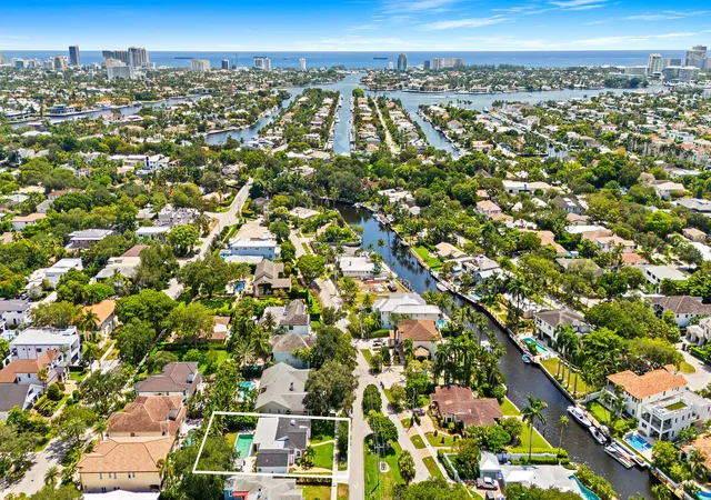 Photo 1 of Single family home for sale at 1001 Se 10th St, Fort Lauderdale, FL 33316 | MLS# B26067760 | Listing updated on 2026-10-09