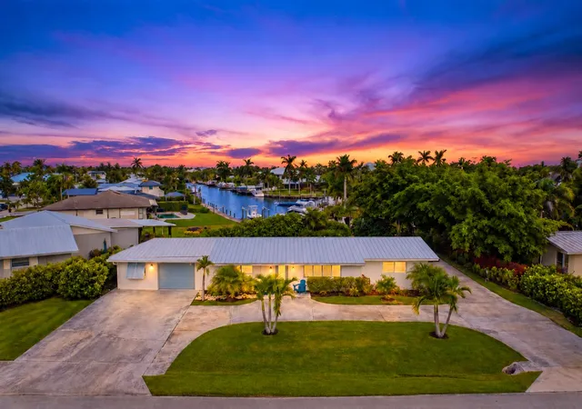 Photo 1 of Single family home for sale at 387 Sw Riverway Blvd, Palm City, FL 34990 | MLS# B26067792 | Listing updated on 2026-10-08