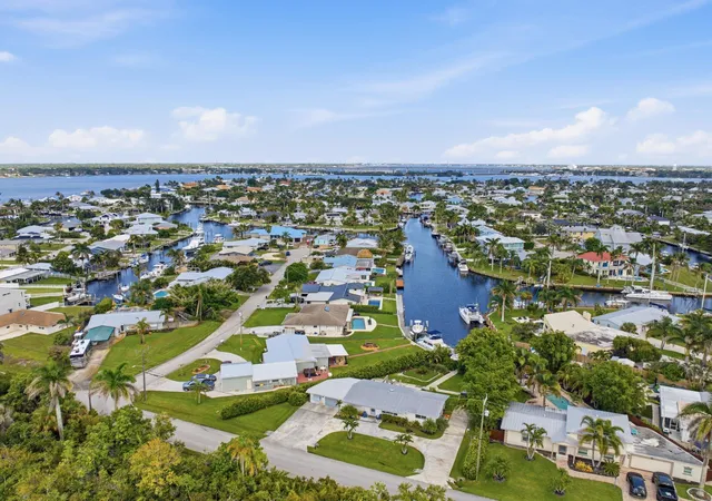 Photo 2 of Single family home for sale at 387 Sw Riverway Blvd, Palm City, FL 34990 | MLS# B26067792 | Listing updated on 2026-10-08