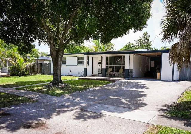 Photo 1 of Single family home for sale at 6814 Nw 14th St, Plantation, FL 33313 | MLS# B26067801 | Listing updated on 2026-10-04