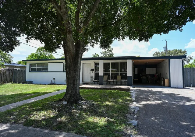 Photo 3 of Single family home for sale at 6814 Nw 14th St, Plantation, FL 33313 | MLS# B26067801 | Listing updated on 2026-10-04