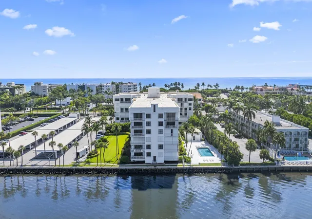 Photo 3 of Condo for sale at 2860 S Ocean Blvd #302, Palm Beach, FL 33480 | MLS# B26067855 | Listing updated on 2026-09-23