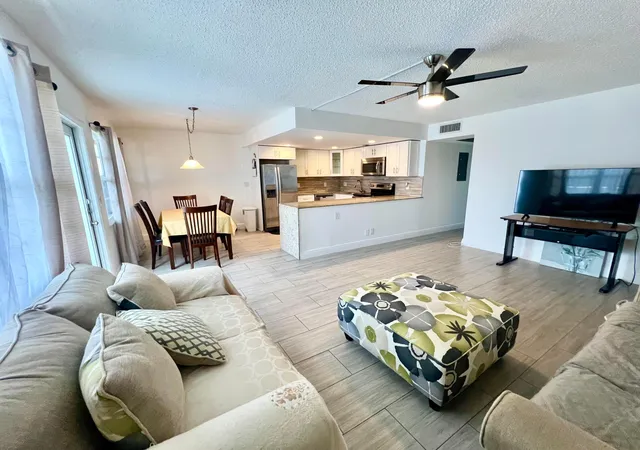 Listing Photo 5 - Condo for sale in building located at 3069 Ventnor P, Deerfield Beach, FL 33442 - Unit #3069