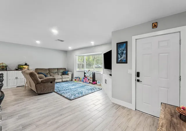 Photo 3 of Single family home for sale at 4619 Coconut Blvd, West Palm Beach, FL 33411 | MLS# B26068084 | Listing updated on 2026-09-28