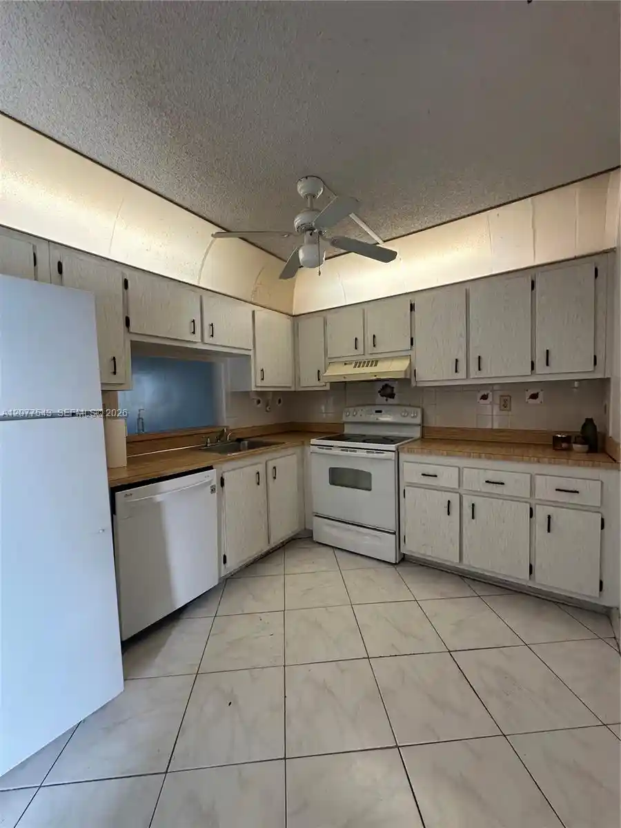 Listing Photo 1 - Condo for sale in 1830 Sw 81St Ave located at 1830 Sw 81St Ave, North Lauderdale, FL 33068 - Unit #4310