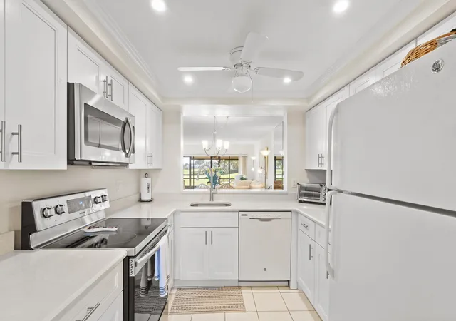 Photo 3 of Condo for sale at 5186 Golfview Ct #1913, Delray Beach, FL 33484 | MLS# B26068362 | Listing updated on 2026-10-09