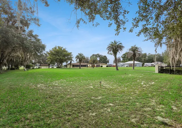 Photo 3 of Single family home for sale at 10617 Se 95th Ter, Belleview, FL 34420 | MLS# B26068475 | Listing updated on 2026-10-07