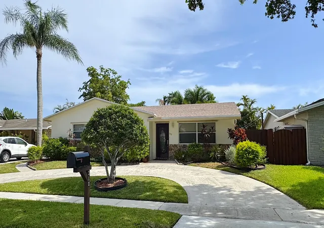Photo 3 of Sale Pending at 310 Se 4th Ter, Dania Beach, FL 33004 | MLS# B26068480 | Listing updated on 2026-09-23