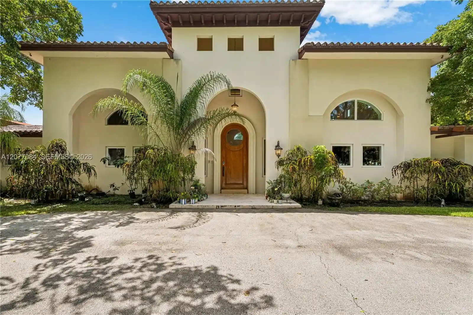 Photo 1 of Mansion for sale at 6600 Sw 111th St, Pinecrest, FL 33156 | MLS# A12077084 | Listing updated on 2026-10-30
