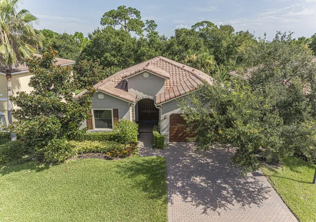 Photo 2 of Single family home for sale at 4338 56th Ln, Vero Beach, FL 32967 | MLS# B26068571 | Listing updated on 2026-10-08
