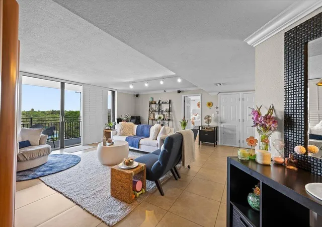 Photo 4 of Condo for sale at 1167 Hillsboro Mile #308, Hillsboro Beach, FL 33062 | MLS# B26068603 | Listing updated on 2026-09-30