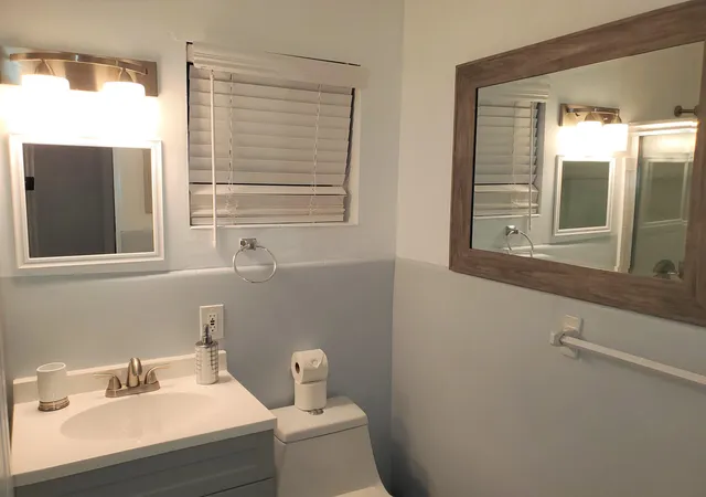Photo 4 of House for sale at 413 Se 23Rd St, Fort Lauderdale, FL 33316 | MLS# B26068743 | Listing updated on 2026-10-09