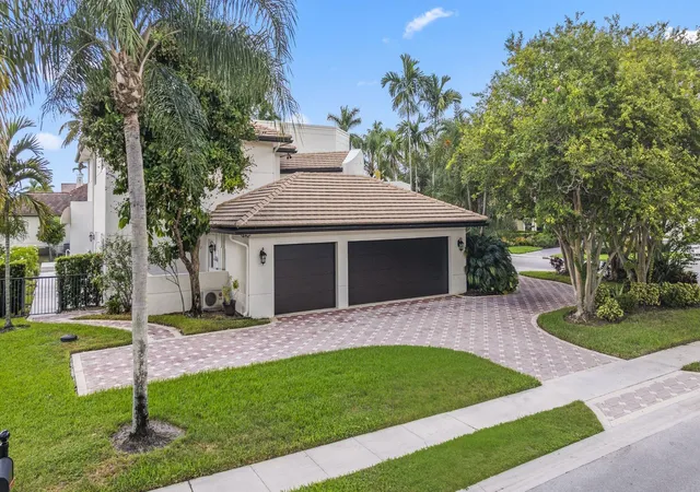 Photo 2 of Sale Pending at 757 Nw 100th Ter, Plantation, FL 33324 | MLS# B26068792 | Listing updated on 2026-10-09