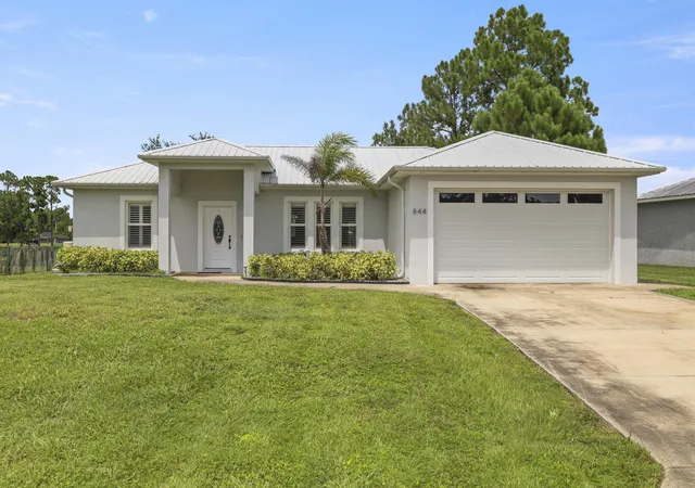 Photo 2 of Single family home for sale at 844 Lake Betty Dr, Lake Placid, FL 33852 | MLS# B26068902 | Listing updated on 2026-10-07